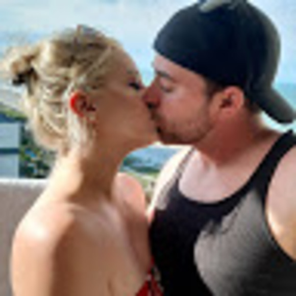 Meet your Posher, Amanda - Picture 1 of 1